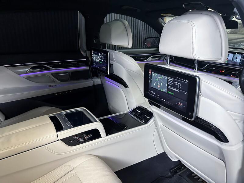 BMW 7 SERIES