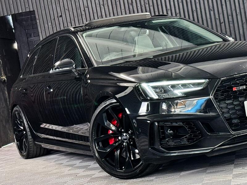 AUDI RS4