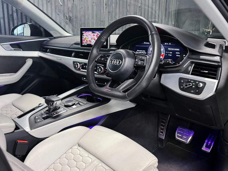 AUDI RS4