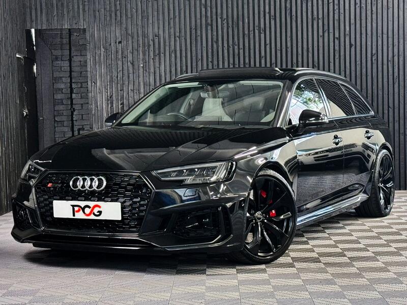 AUDI RS4