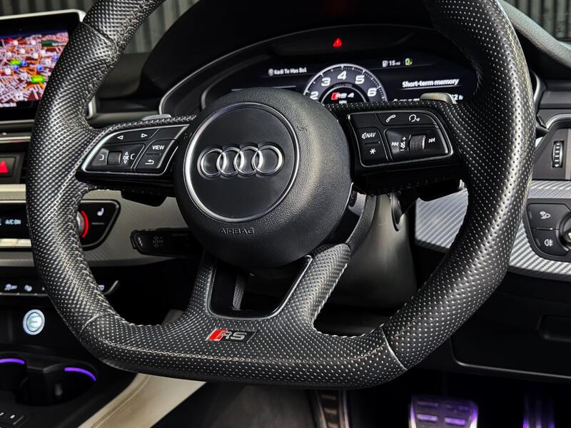 AUDI RS4