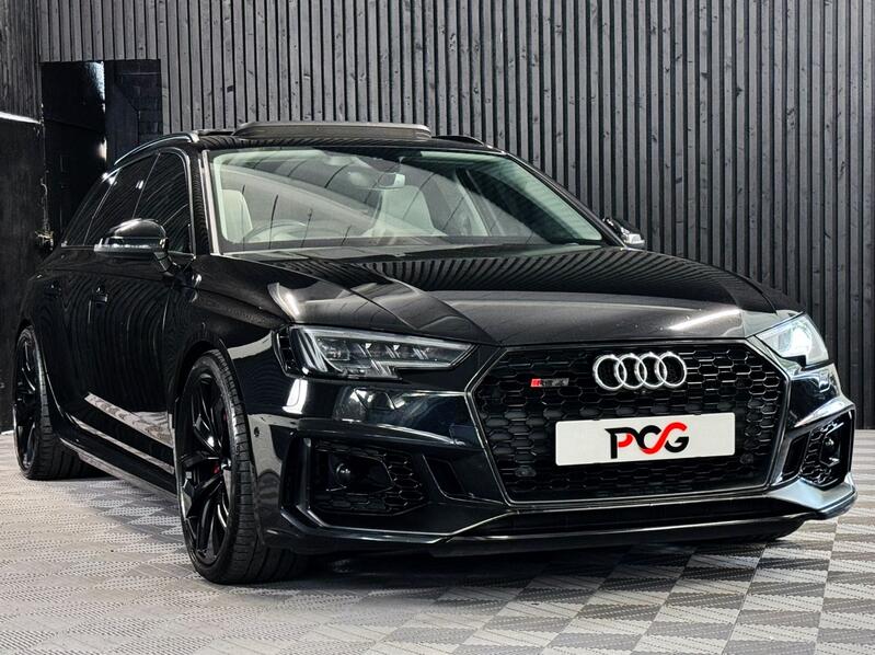 AUDI RS4
