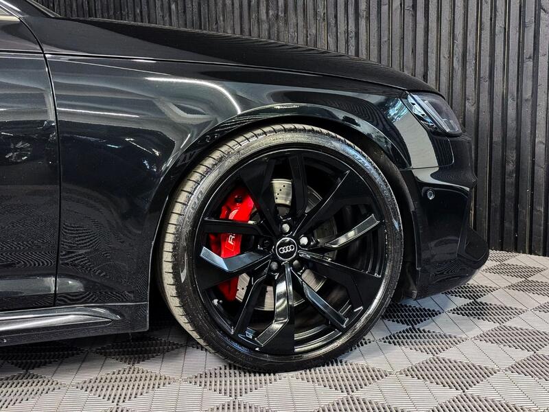 AUDI RS4