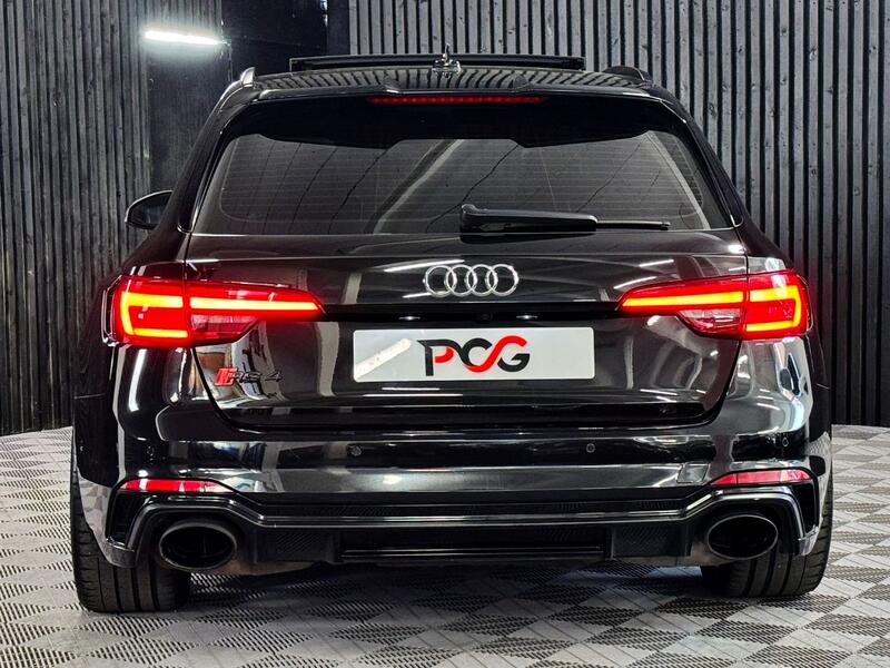 AUDI RS4