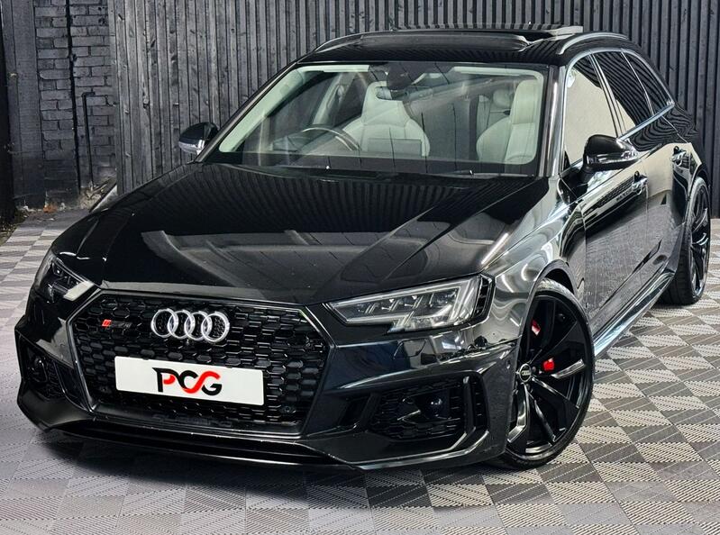 AUDI RS4