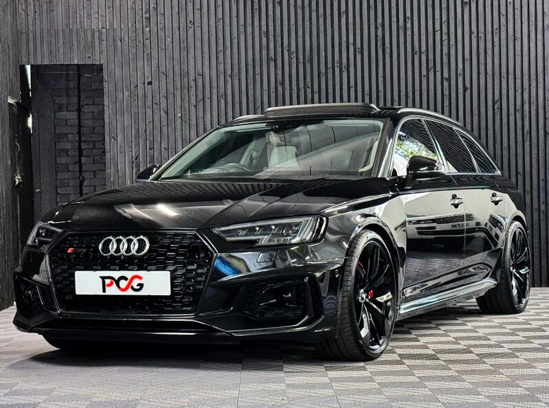 AUDI RS4