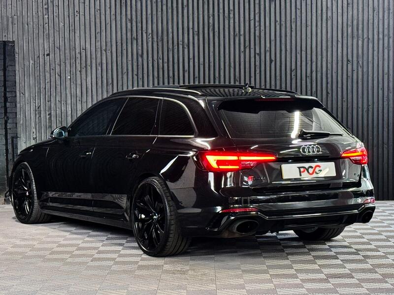 AUDI RS4