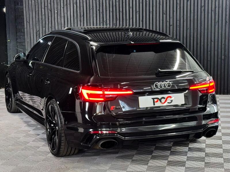 AUDI RS4
